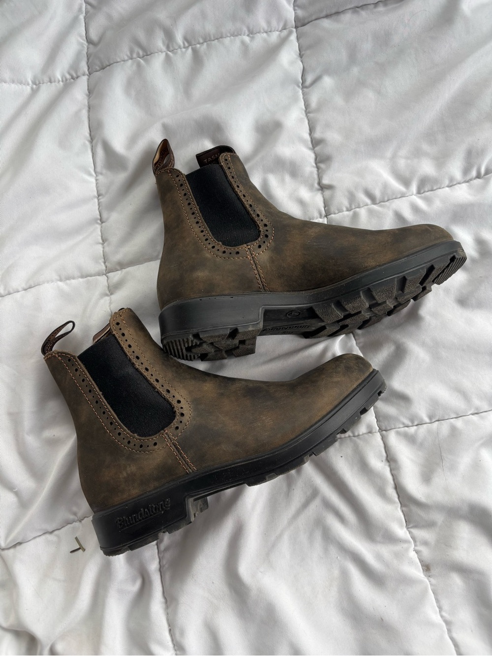 Blundstone 1351 Womens Rustic Brown Brogue Chelsea Boots High-Top Sz 7